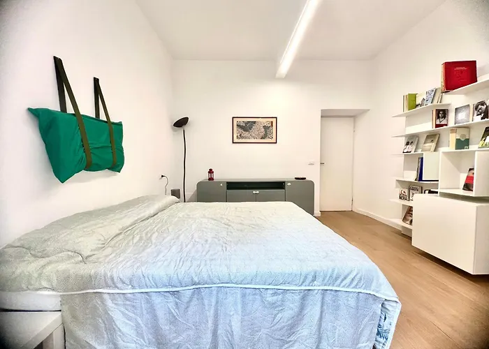 The Stylish At Ponte Milvio Apartment